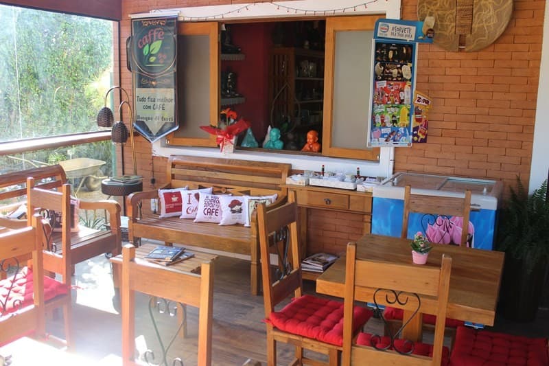 Salão interno da cafeteria