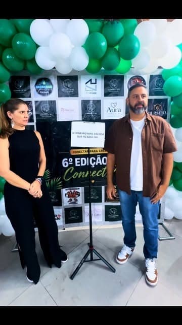 Participantes na entrada do evento