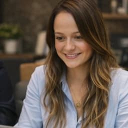 Olívia Poli